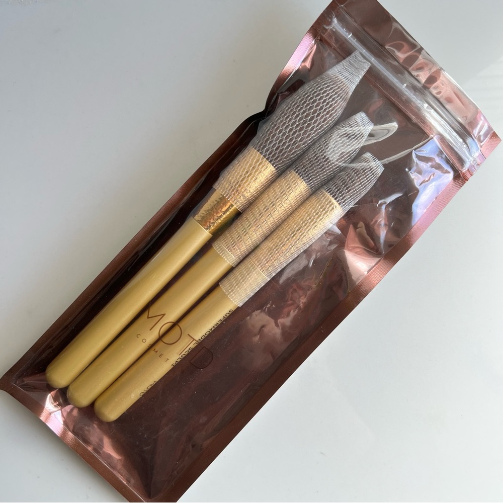 MOTD Gold Makeup Brushes Set